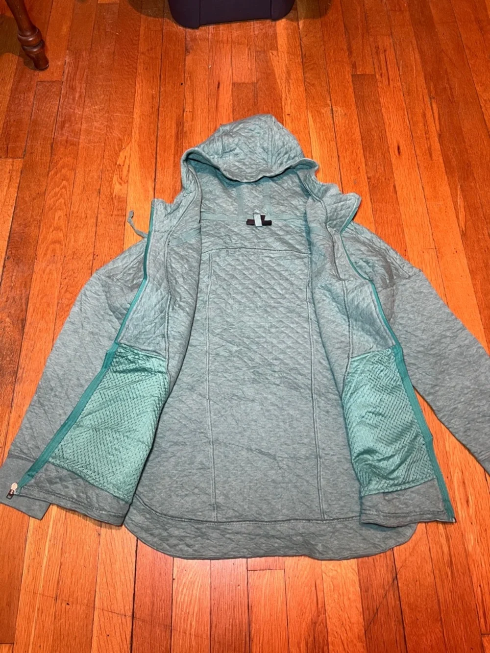 Patagonia Organic Cotton Quilted Hoody Jacket in Beryl Green, Women’s size Small - Picture 8 of 15
